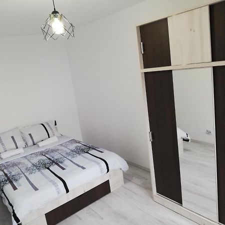 Apartament Brezoi 아파트 외부 사진