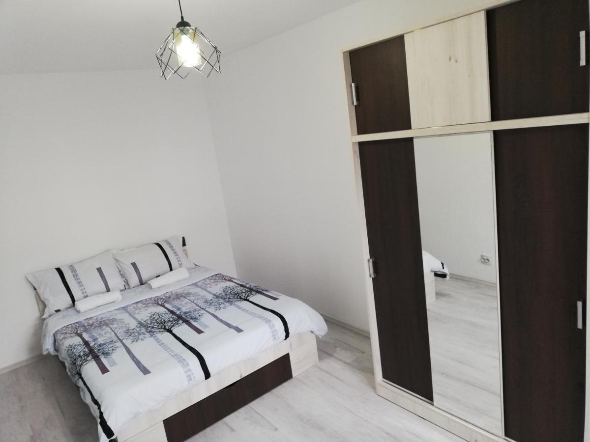 Apartament Brezoi 아파트 외부 사진